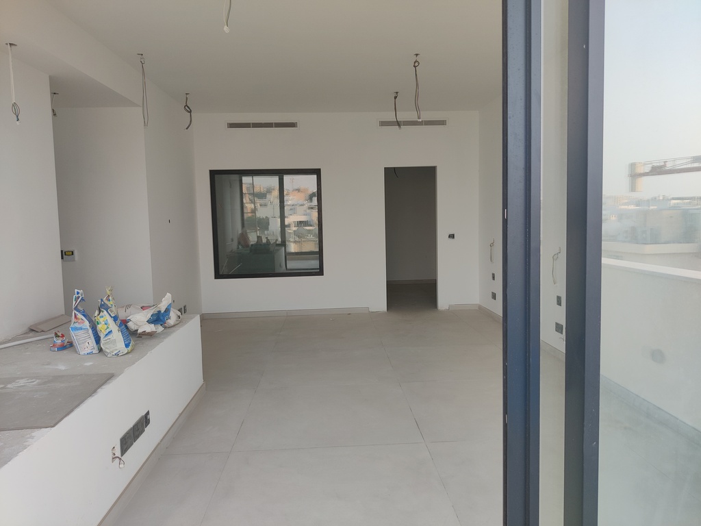 P_004716_St.Julians-penthouse-fo