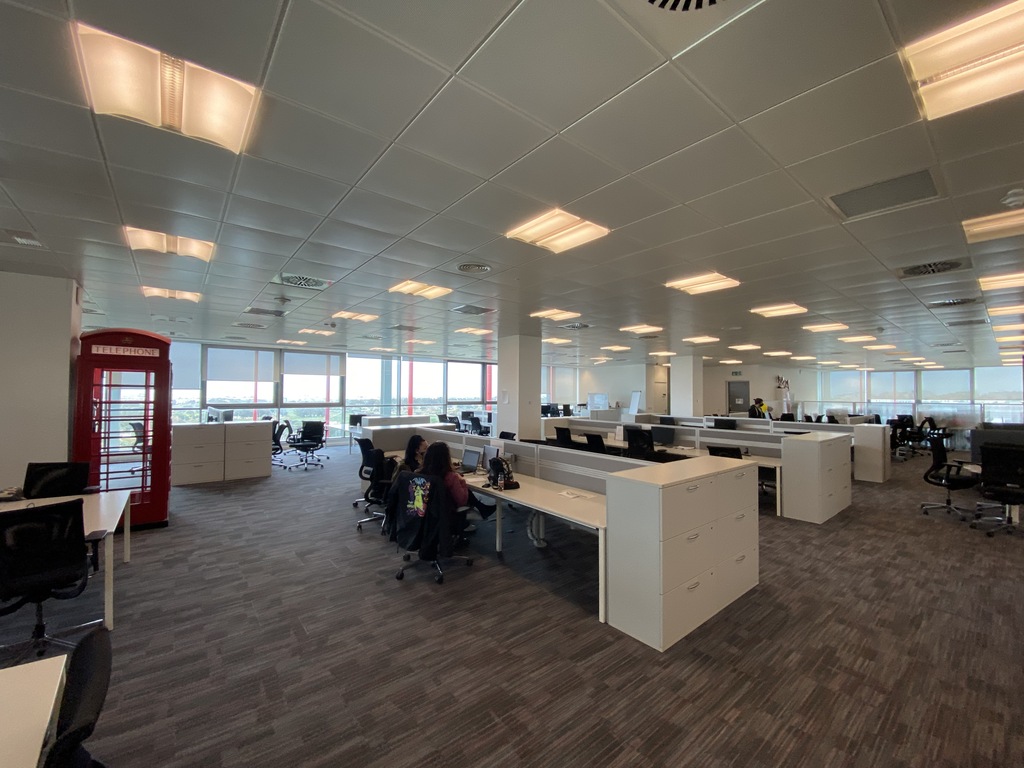 P_004865_Skyparks_office_to_let_