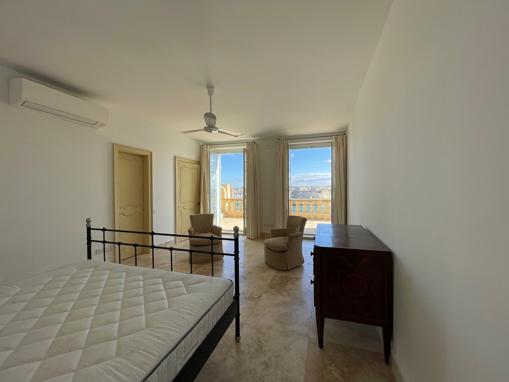 Valletta, Furnished Duplex Maisonette's Image 13