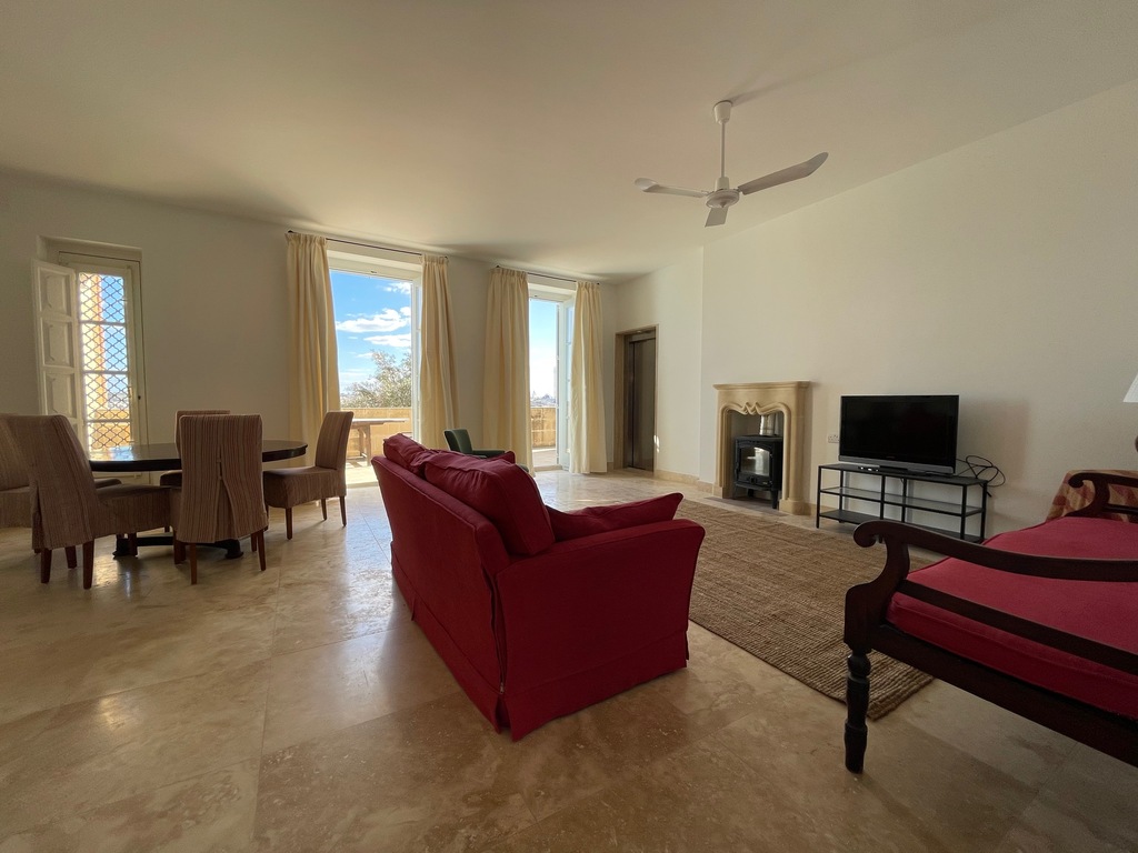 Valletta, Furnished Duplex Maisonette's Image 7