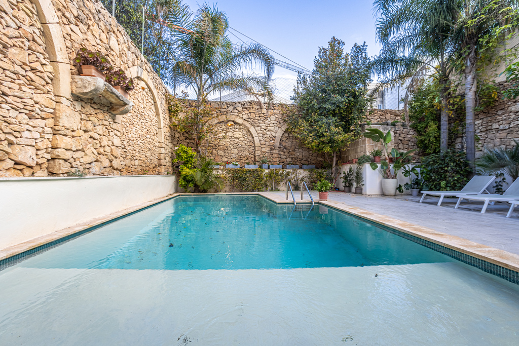 Birkirkara-house-of-character-to-let-1
