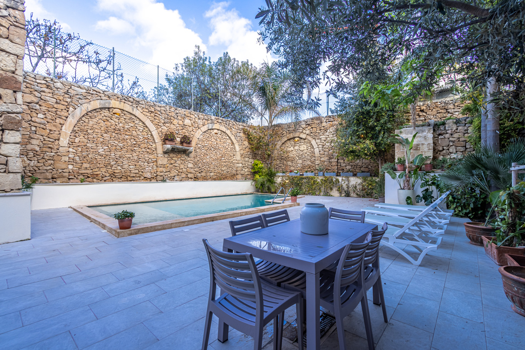 Birkirkara-house-of-character-to-let-18