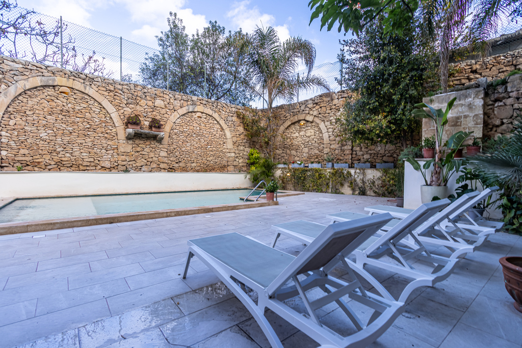 Birkirkara-house-of-character-to-let-19