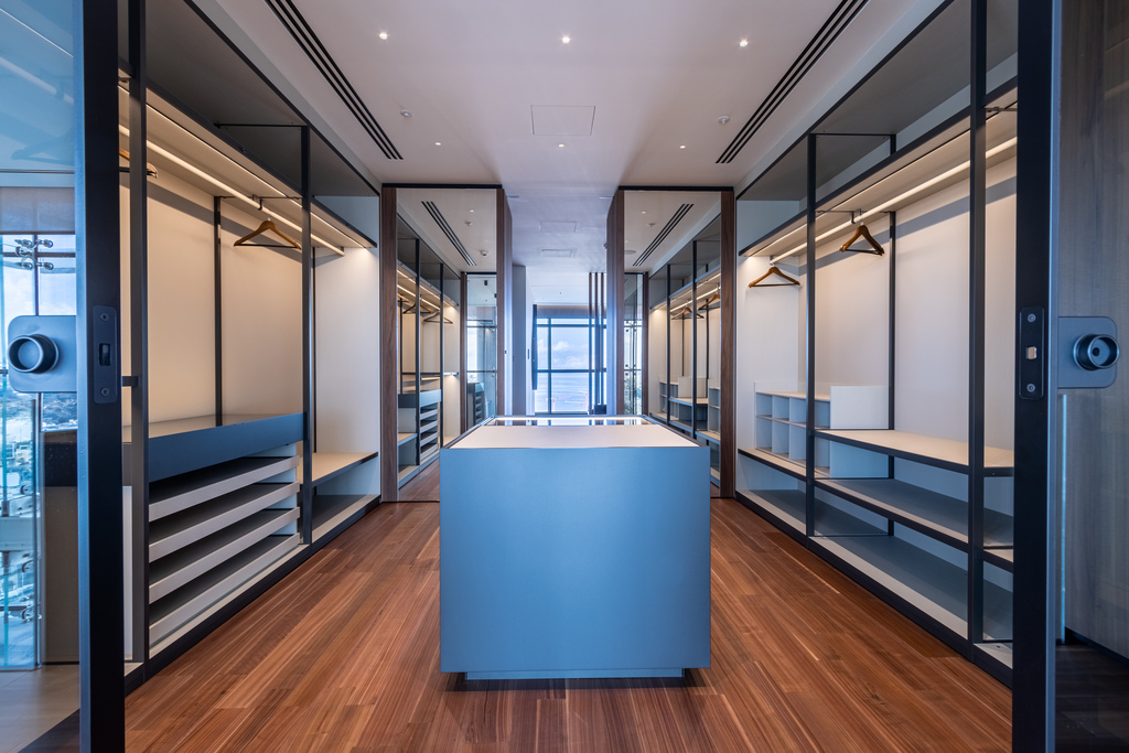 Pendergardens Luxury Furnished Duplex Penthouse's Image 17