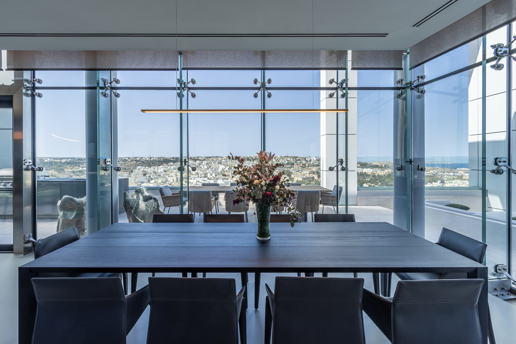 Pendergardens Luxury Furnished Duplex Penthouse's Image 10