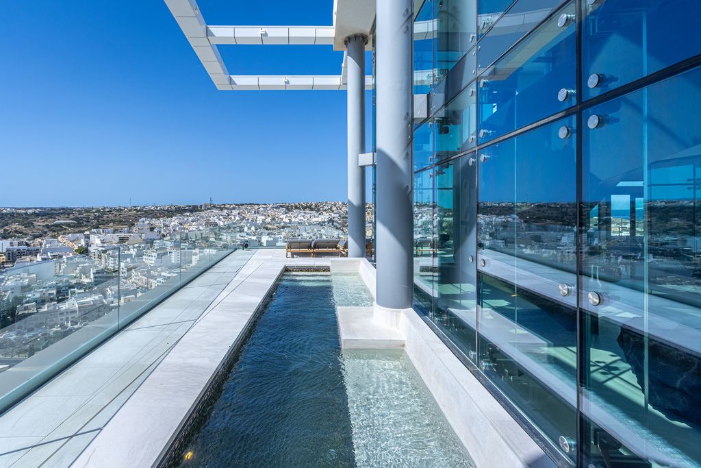 Pendergardens Luxury Furnished Duplex Penthouse's Image 25