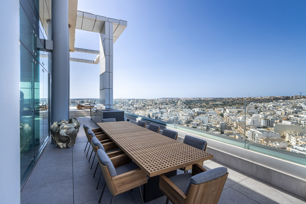 Pender-Gardens-penthouse-for-sale-luxury-outdoor-furniture-oyster-christies