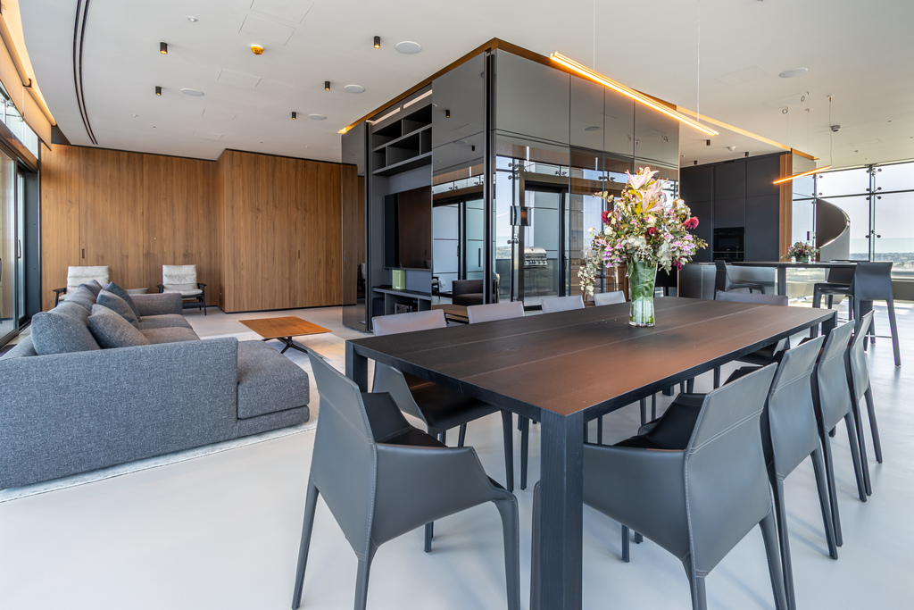 Pendergardens Luxury Furnished Duplex Penthouse's Image 5