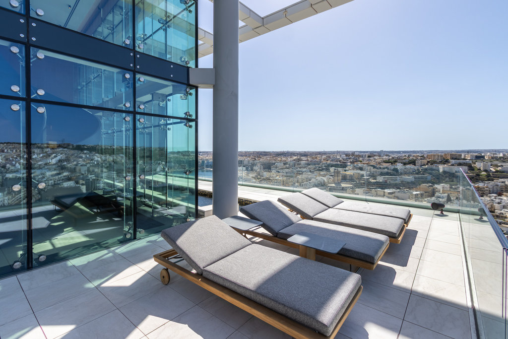Pendergardens Luxury Furnished Duplex Penthouse's Image 26