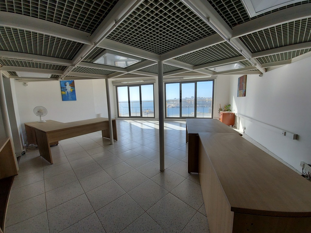 Portomaso, Finished Office's Image 2