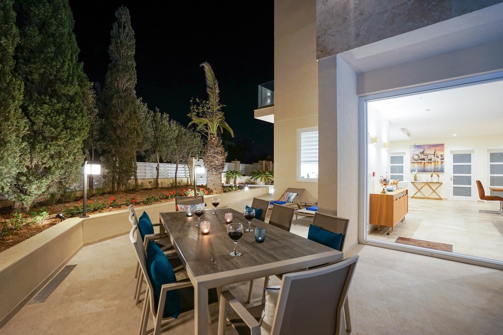 Ibragg, Furnished Semi-detached Villa's Image 11