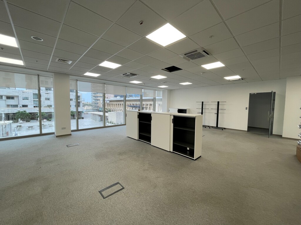 P_005113_tigne-point-office-to-l