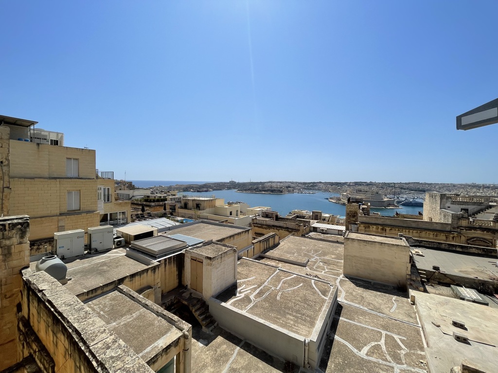 P_005143_Valletta-office-to-let-