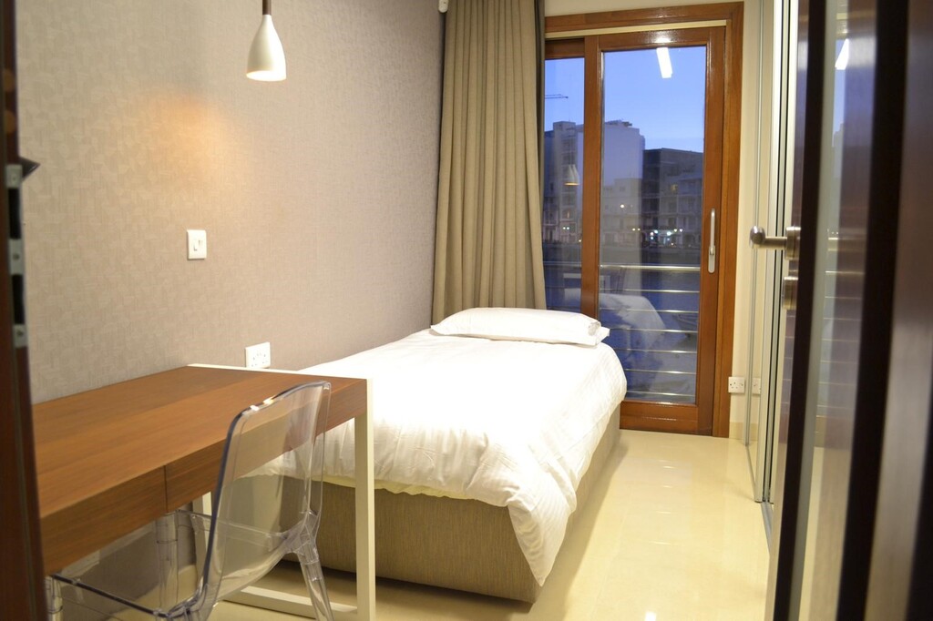 St Julians, Furnished Terraced House's Image 15