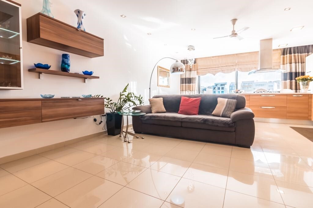 St Julians, Furnished Duplex Penthouse's Image 3