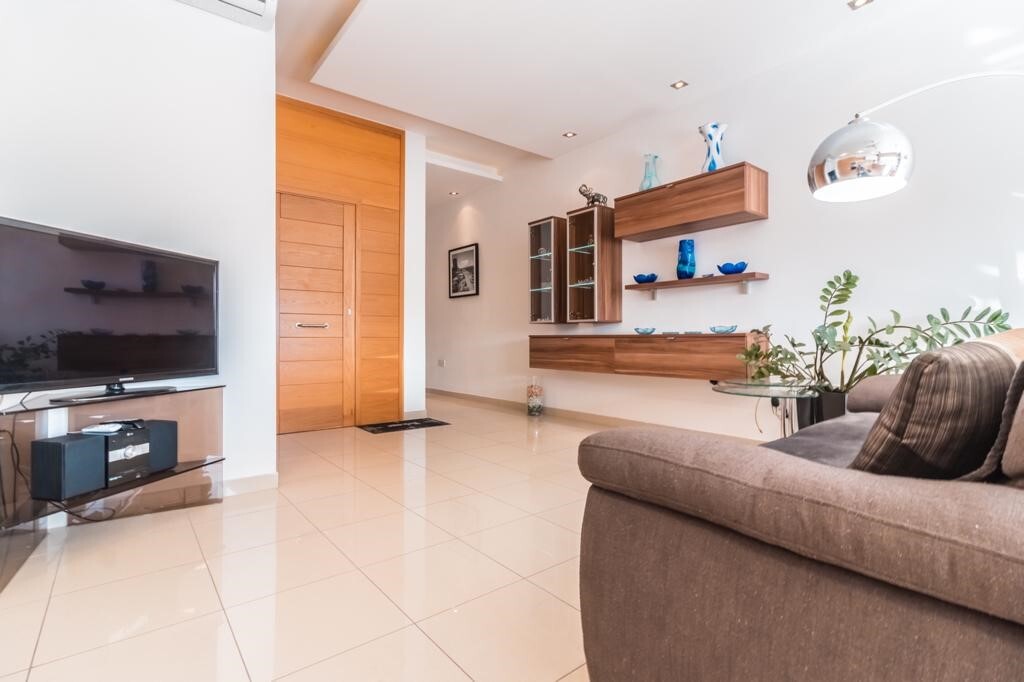 St Julians, Furnished Duplex Penthouse's Image 4