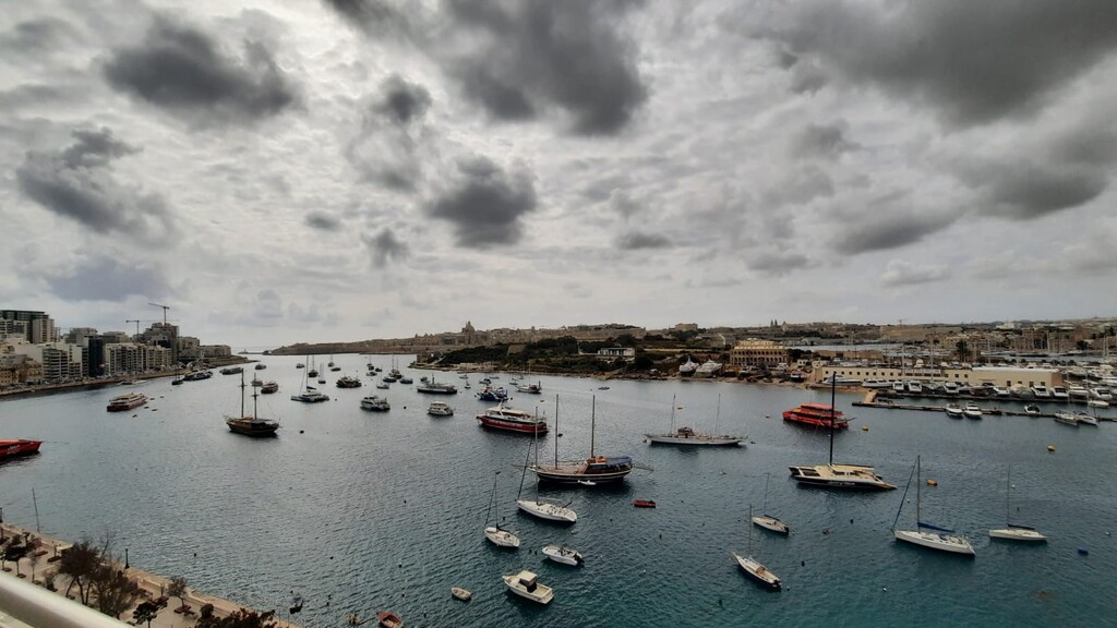 P_005284_Sliema-penthouse-to-let