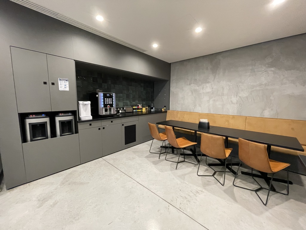 Ibragg, Finished Office's Image 4