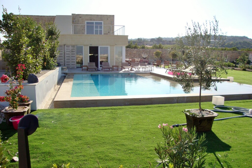 Siggiewi Furnished Detached Villa's Image 4