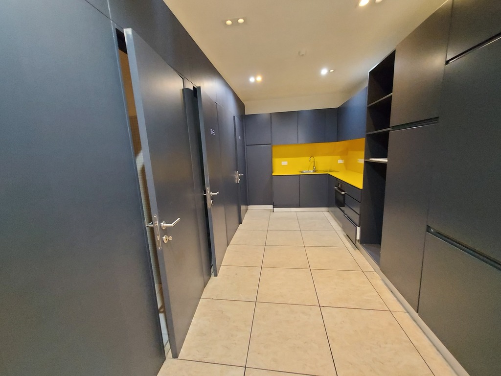 P_005348_Paceville-office-to-let