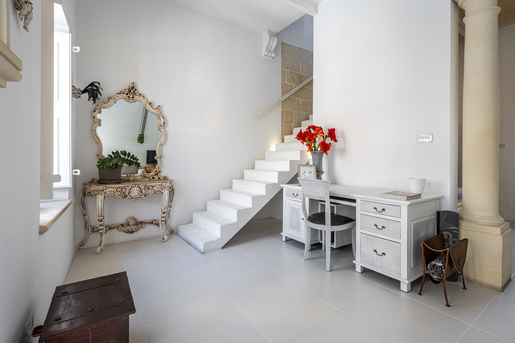Sliema Finished Duplex Maisonette's Image 5