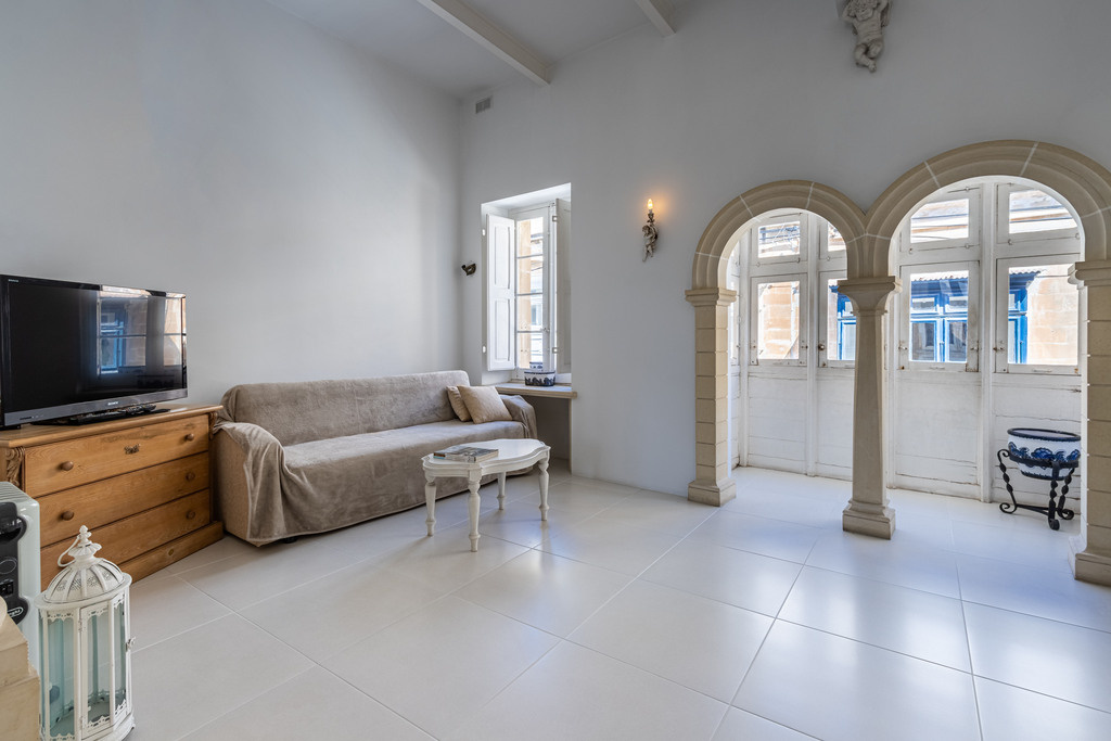 Sliema_maisonette_For_sale-retire_to_malta-oyster_christie's