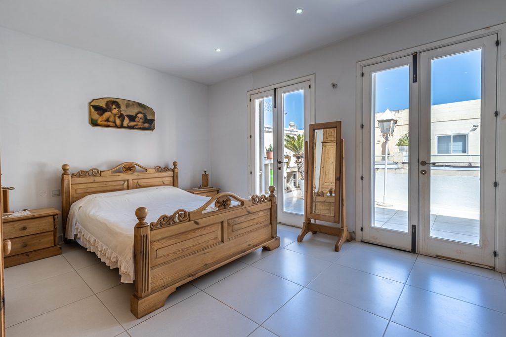 Sliema Finished Duplex Maisonette's Image 8