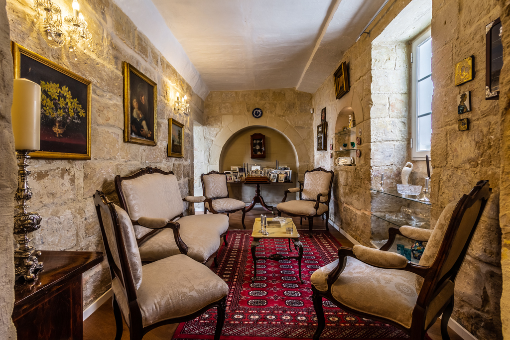 P_005525_Attard-House-of-charact