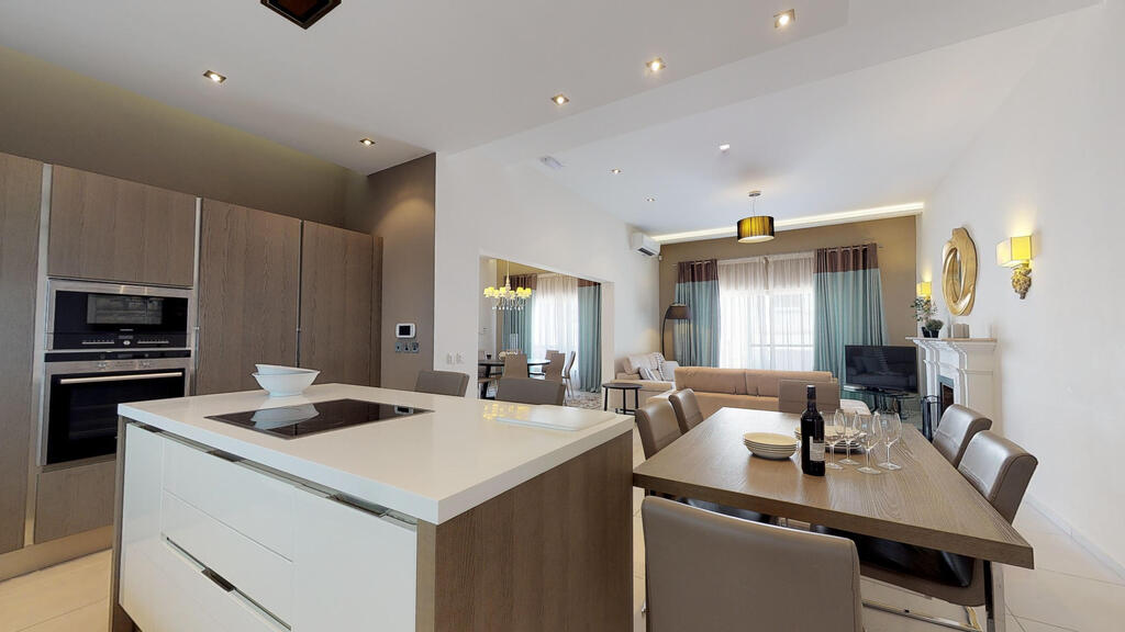 St Julians, Furnished Maisonette's Image 5