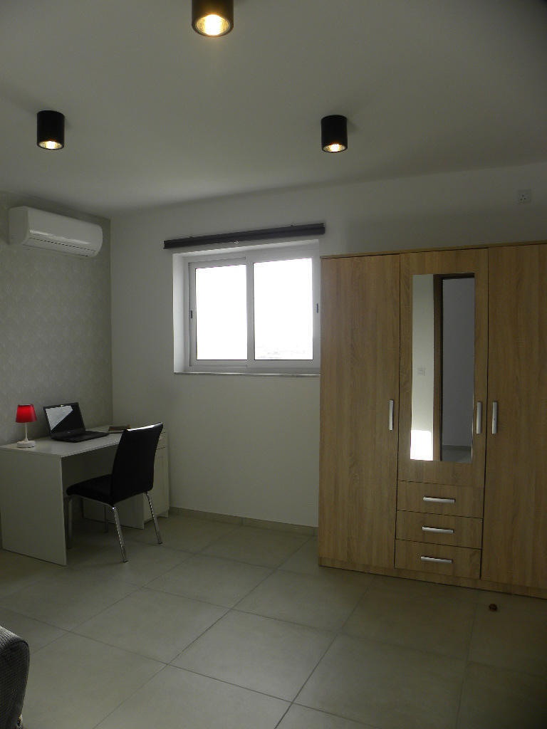 St Julians, Furnished Penthouse's Image 8