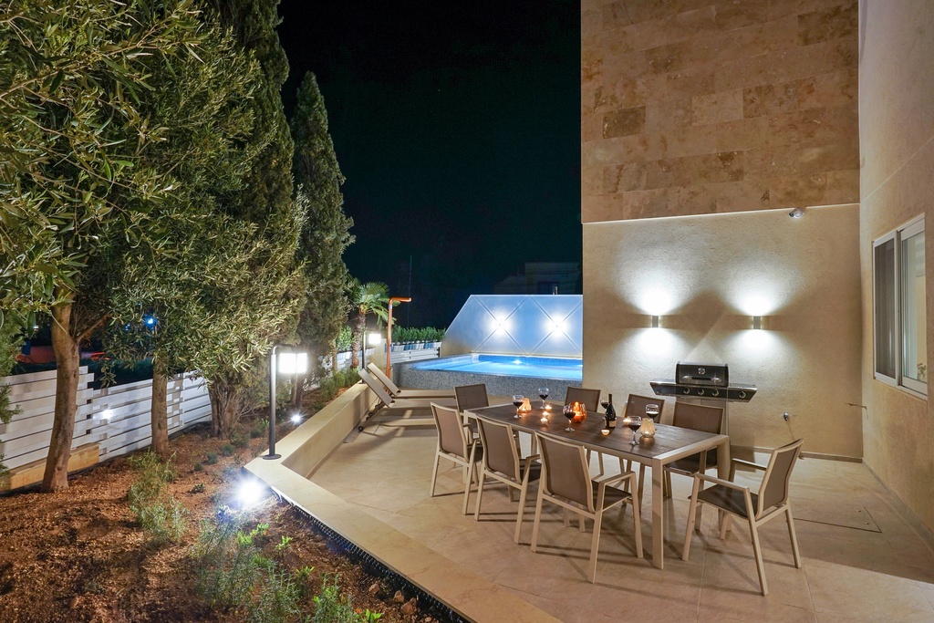Ibragg, Furnished Semi-detached Villa's Image 18