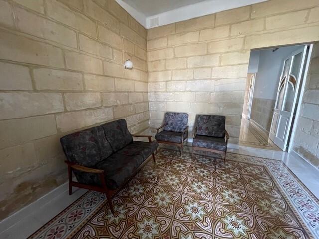 P_005591_TaXbiex-villa-to-let-1