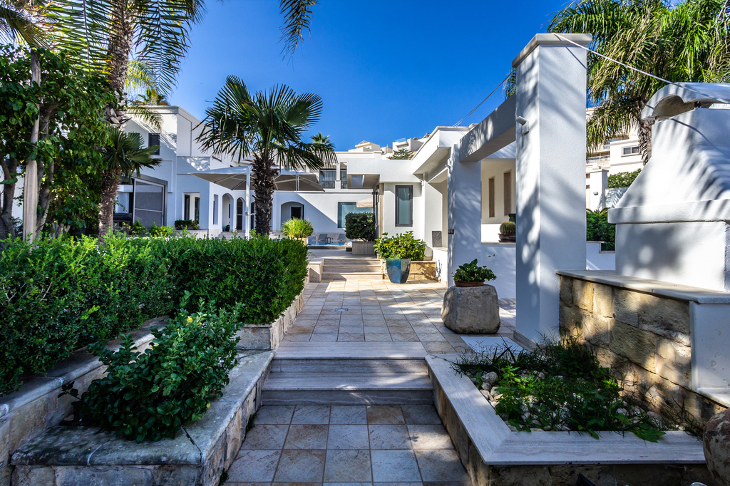 Santa Maria Estate Furnished Detached Villa's Image 9