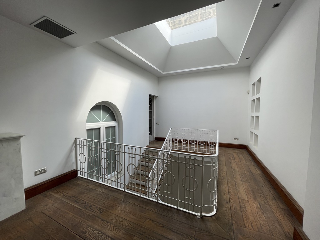 Ta' Xbiex, Finished Office's Image 7