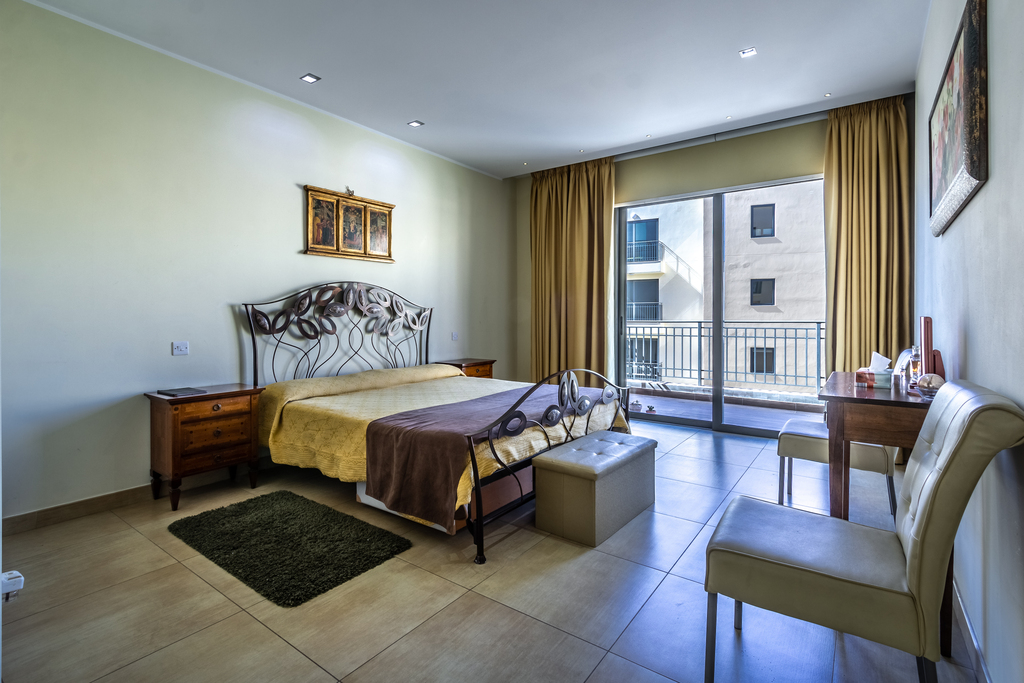 Portomaso Seafront Apartment's Image 14