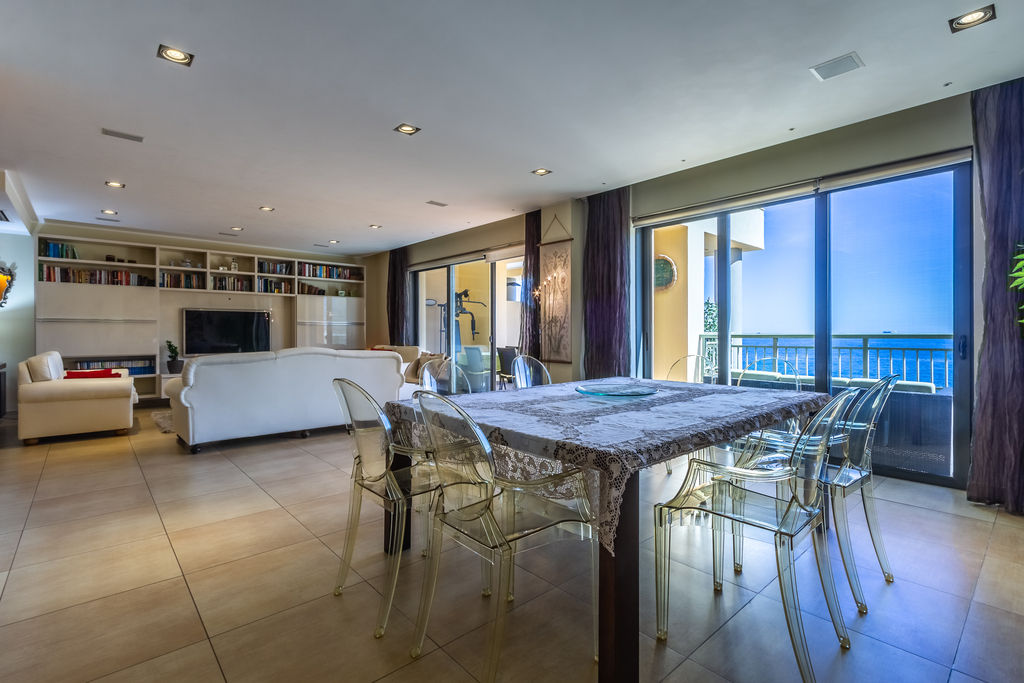 Portomaso Seafront Apartment's Image 8