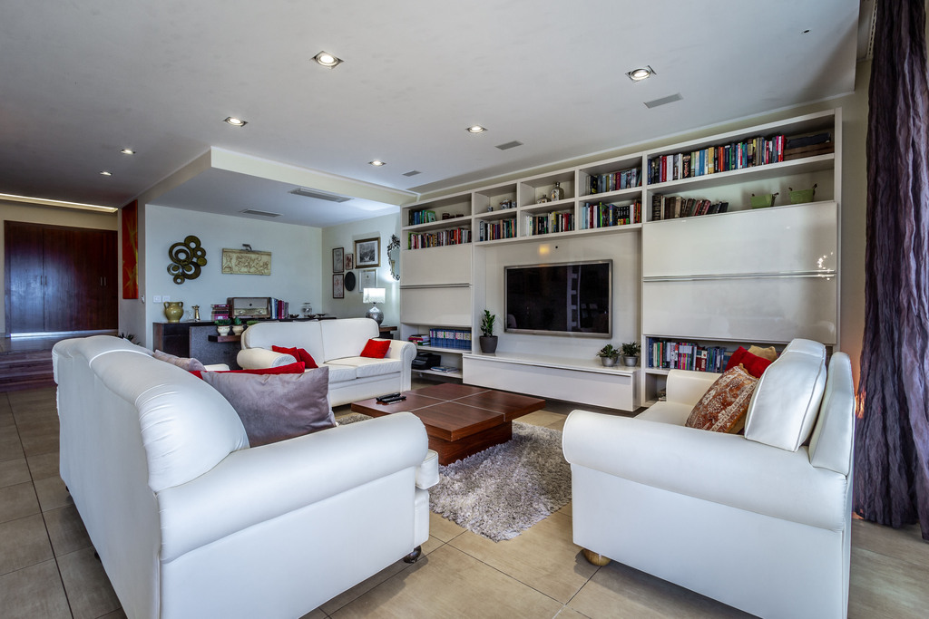 Portomaso Seafront Apartment's Image 6