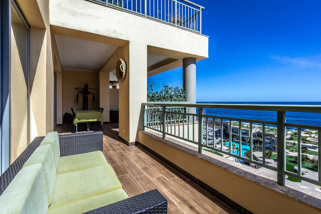 Portomaso Seafront Apartment's Image 4