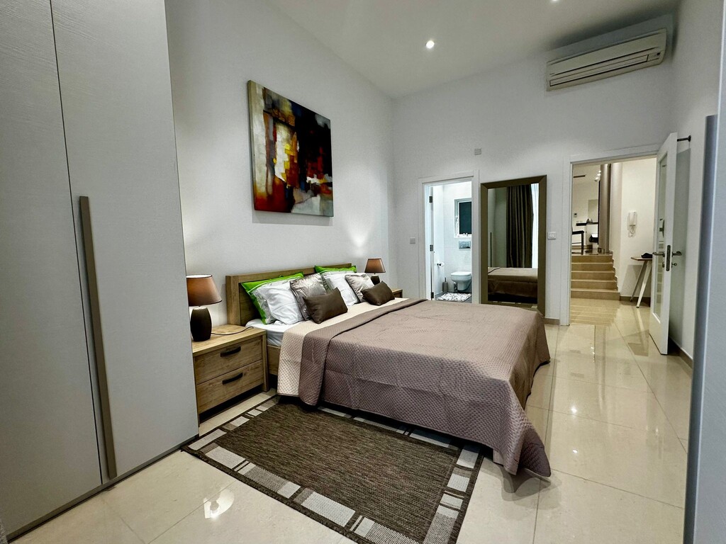 Sliema Furnished Apartment's Image 8