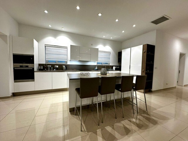 Sliema Furnished Apartment's Image 4