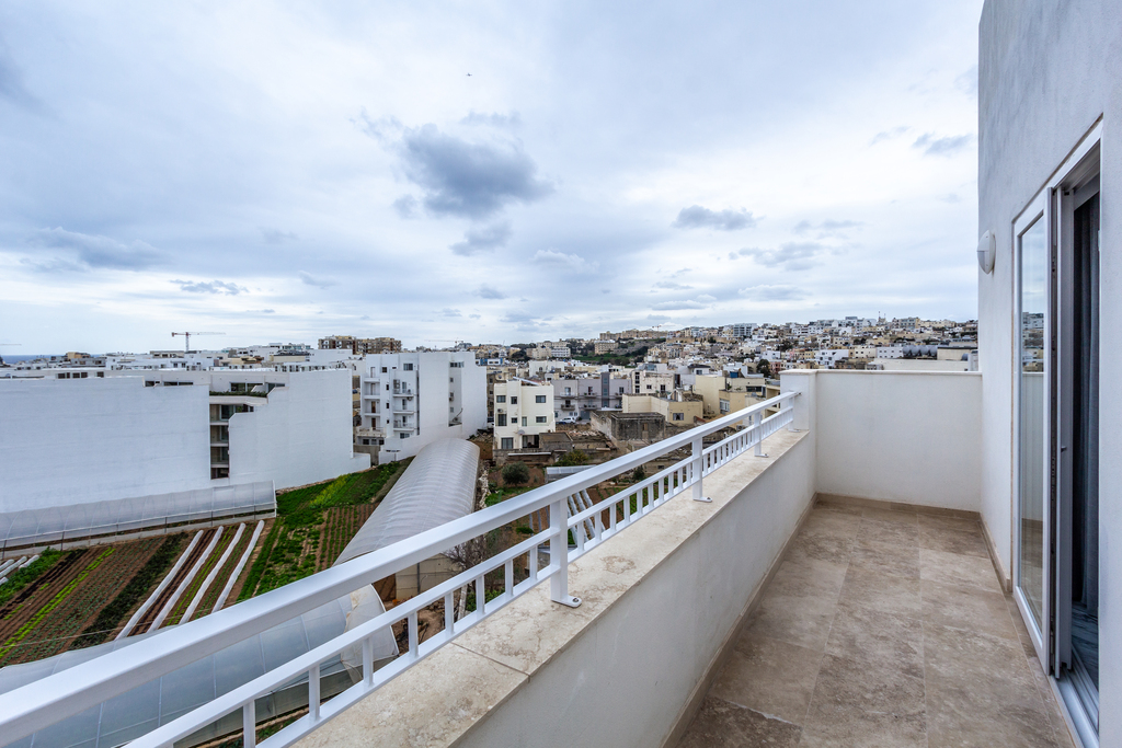 Swieqi Luxury Furnished Penthouse's Image 14