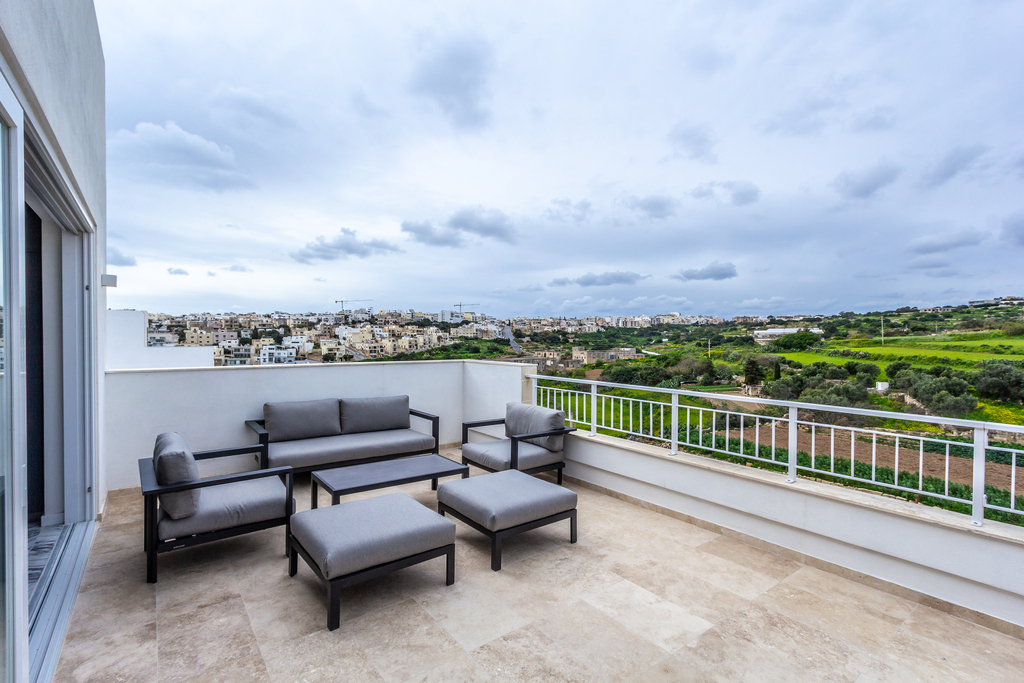 Swieqi Luxury Furnished Penthouse's Image 5