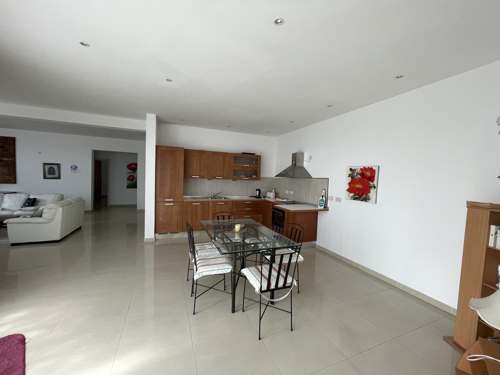 P_005792_St.Julians-apartment-to