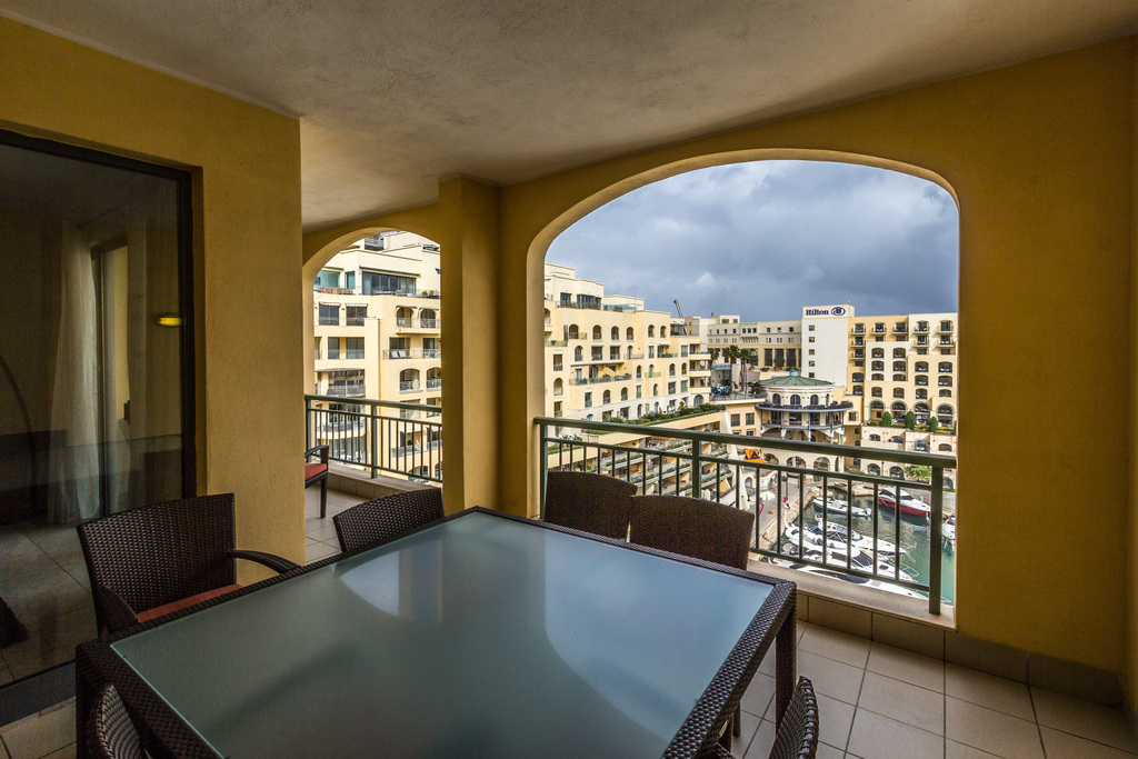 Portomaso, Seafront Apartment's Image 7