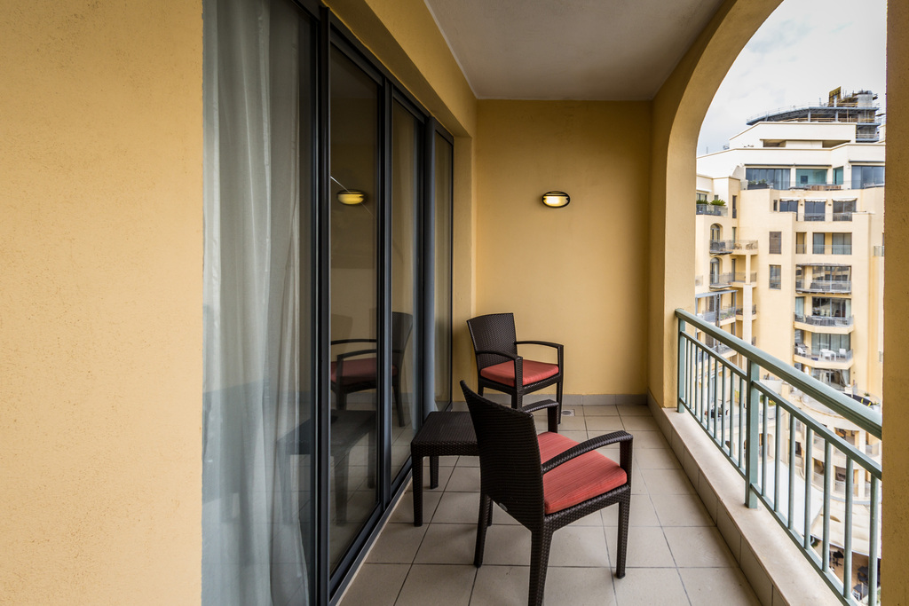 Portomaso, Seafront Apartment's Image 8