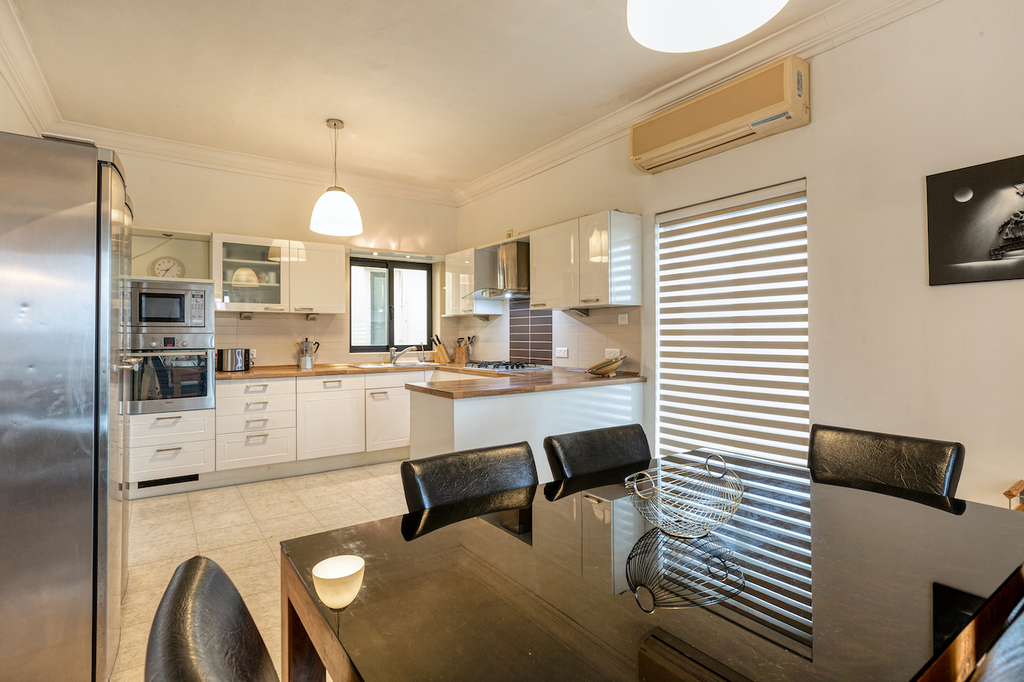 Pembroke, Furnished Apartment's Image 4