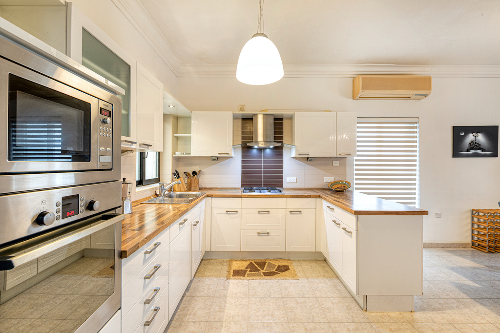 Pembroke, Furnished Apartment's Image 8