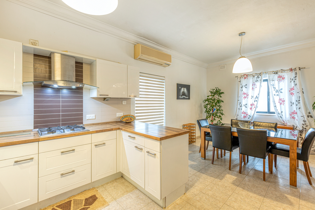 Pembroke, Furnished Apartment's Image 9