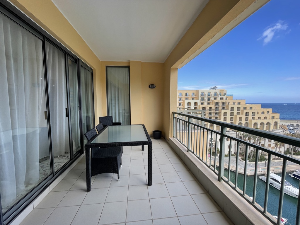 Portomaso, Seafront Apartment's Image 7