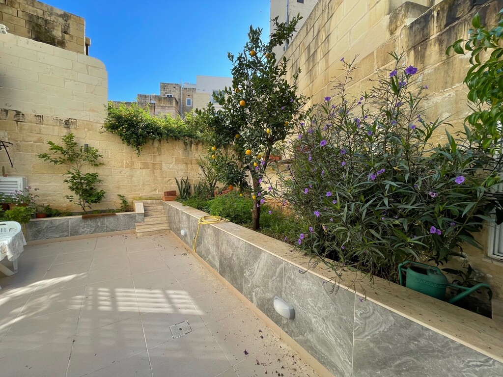 P_005918_sliema-townhouse-to-let